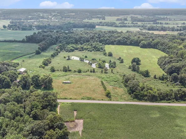 20271 4b Rd, Walkerton, IN 46574