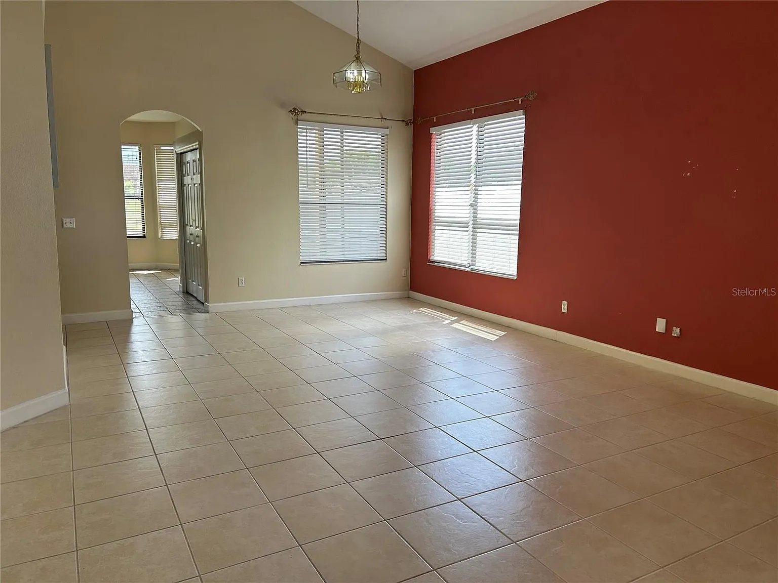 4 bed, 2183 sqft, $2,600 — Photo 3