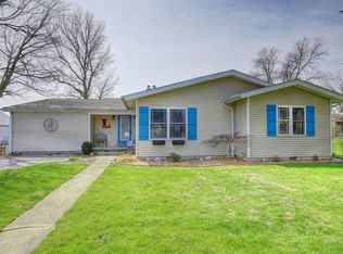 606 W Green St, Newman, IL 61942