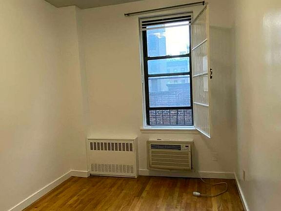 4th image of 212 E 83rd St APT 3A