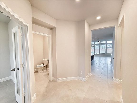 4th image of 1723 Harvest Oak Ct