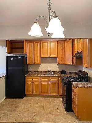 2nd image of 1744 Givan Ave #3