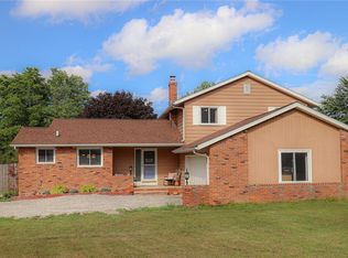 11230 Morningstar Ct, Newbury, OH 44065