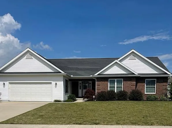 1802 Wildwood Ct, Wapakoneta, OH 45895