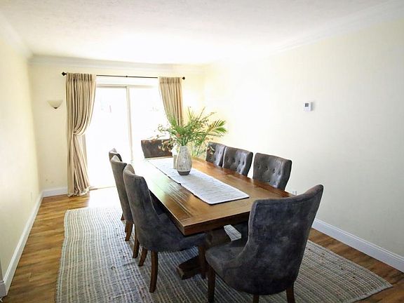 4th image of 2116 & 2120 White Oak Dr