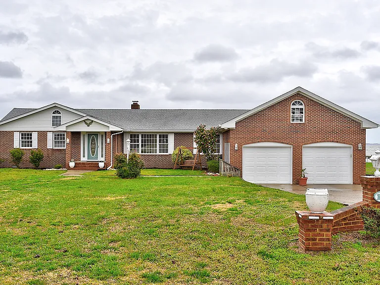 166 Baxter Estates Rd — Photo 2