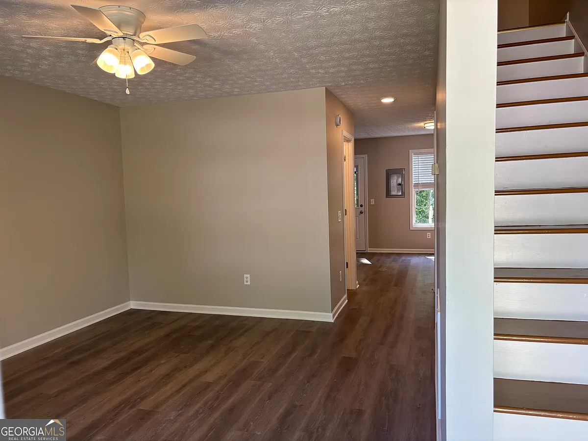 Building Photo - 97 Lily Dr #F
