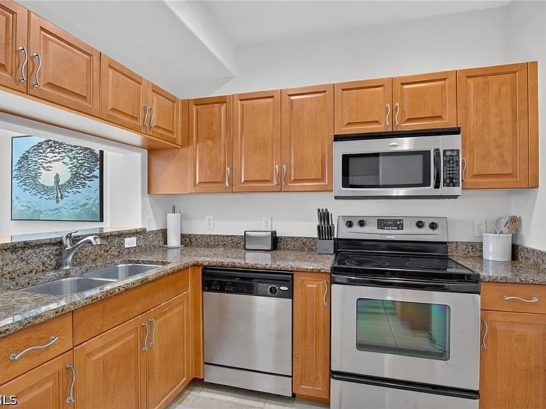 13110 Bella Casa Cir #102 — Photo 13
