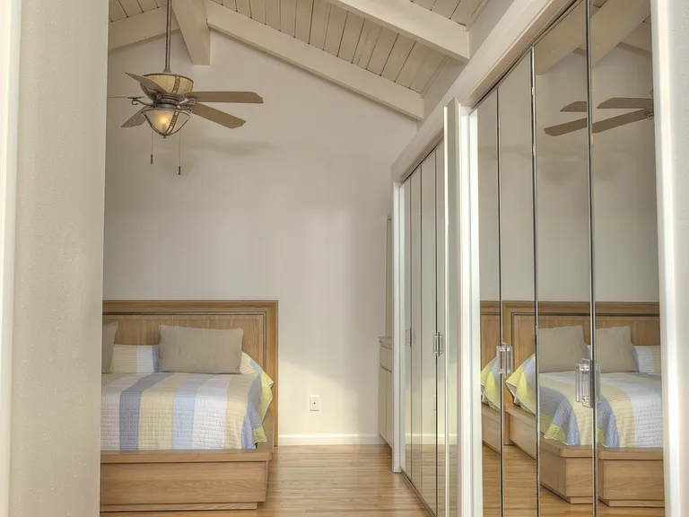 2833 Gulf Of Mexico Dr — Photo 7
