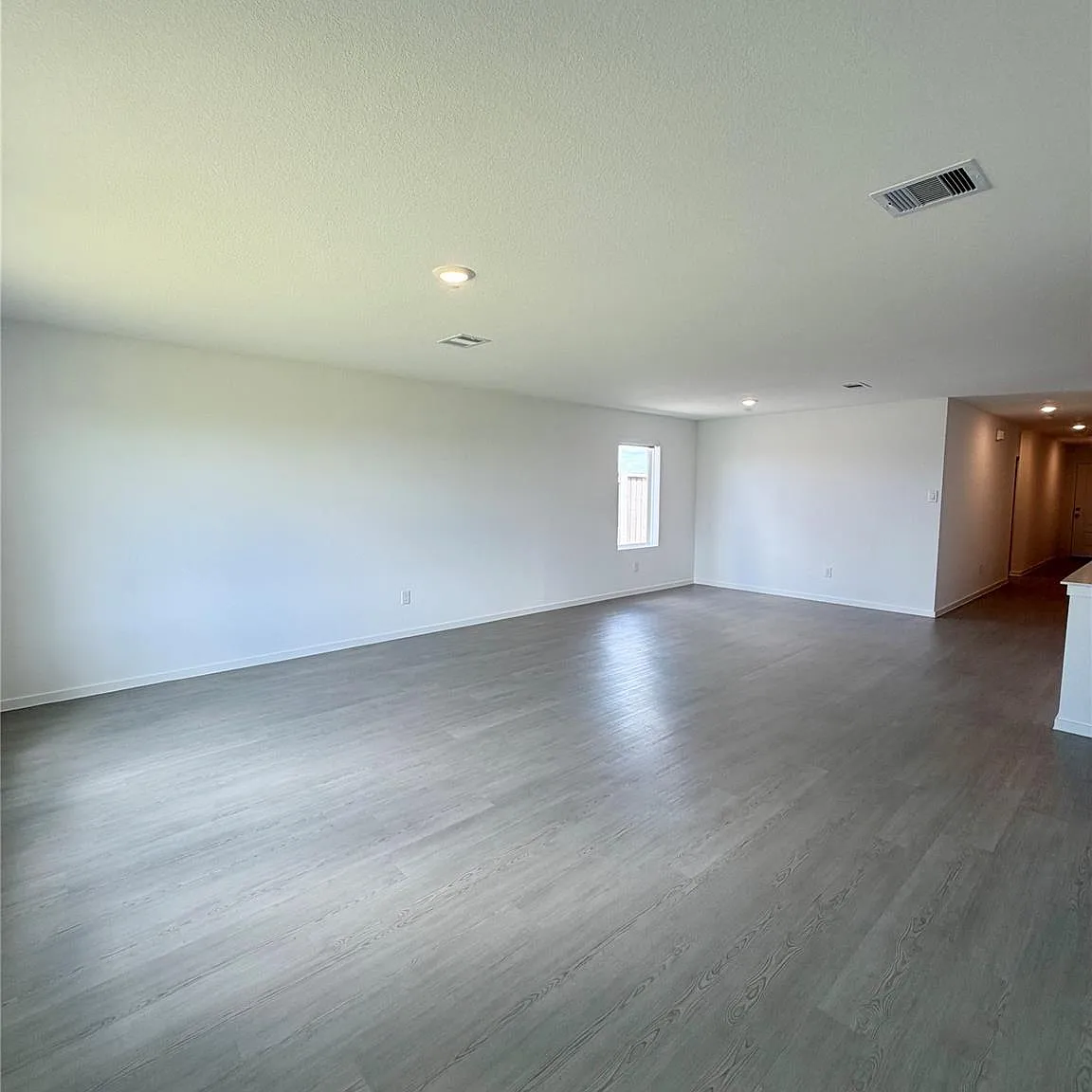 4 bed, 2.0 bath, $2,100 — Photo 4