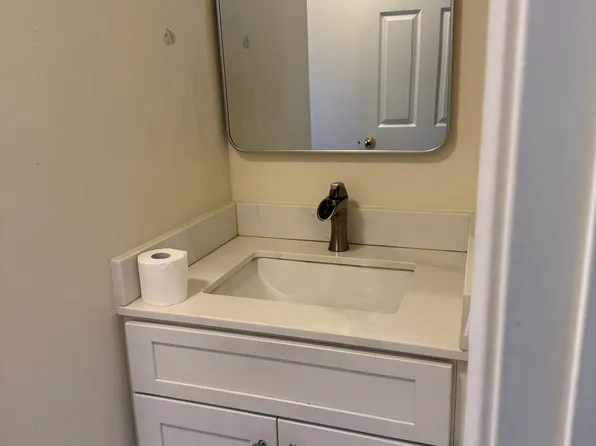 614 17th St APT 1, Richmond, CA 94801