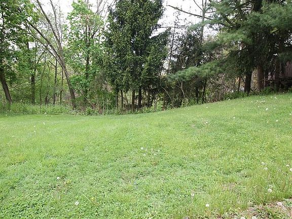 5th image of 106 Oakwood Dr