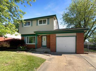 8463 Plumbrook Rd, Sterling Heights, MI 48313