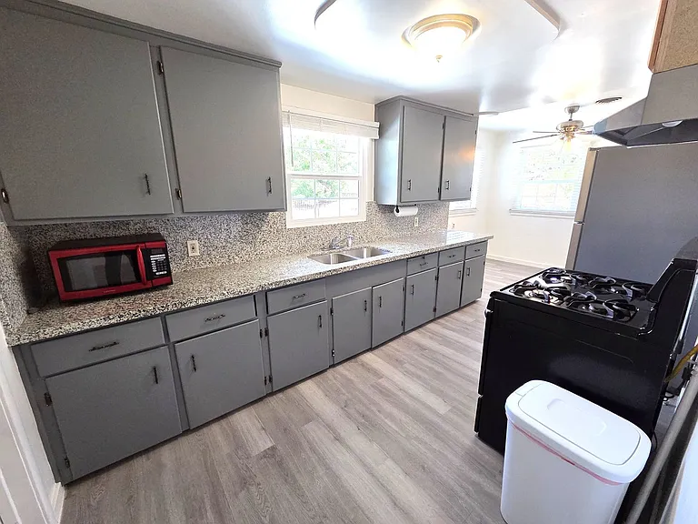 195 E Mountain View Ave — Photo 5
