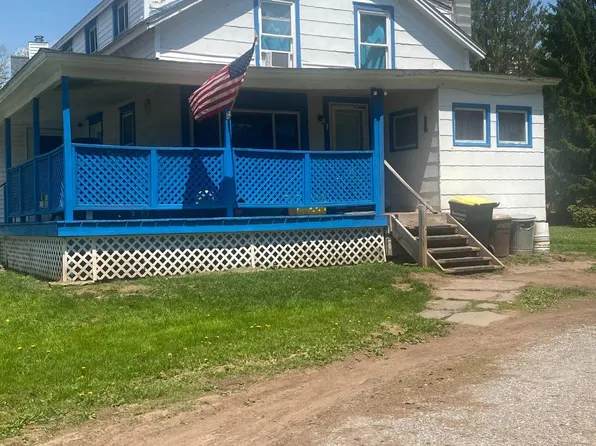 54 River St, Stamford, NY 12167