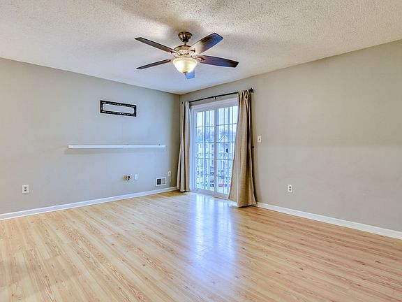 3rd image of 20 Pembrook Ave