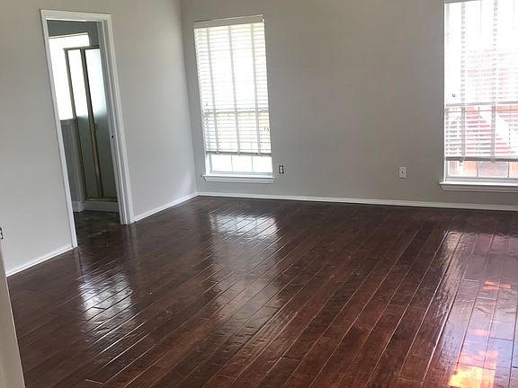 4th image of 2603 Wandering Oak Dr