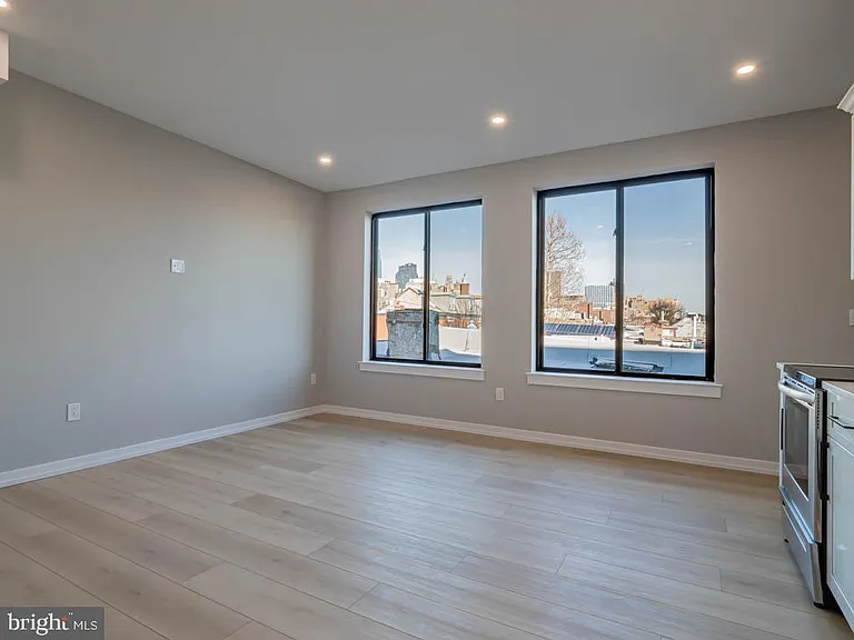 769 S 10th St #4B — Photo 3