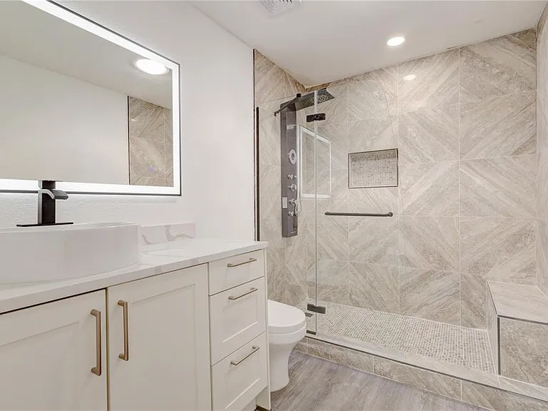 2261 S Flagler Ave — Photo 11