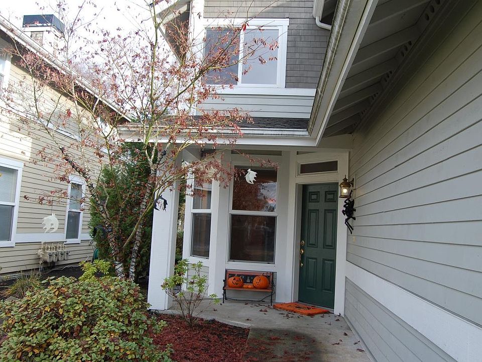 Townhome Entry 02