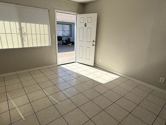 4th image of 2426 Statz St APT 6