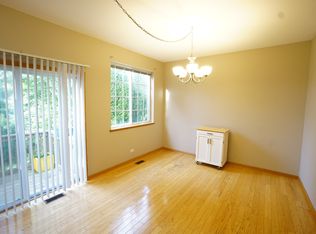 438 Evergreen Cir, Gilberts, IL 60136