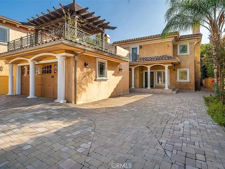 15014 Valleyheart Dr — Photo 3