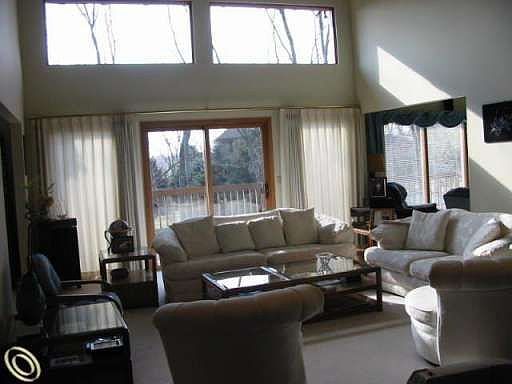 5th image of 5089 Christine Dr