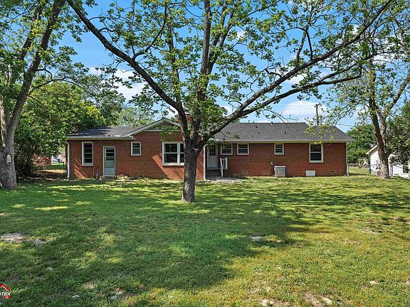 4th image of 1303 Price St