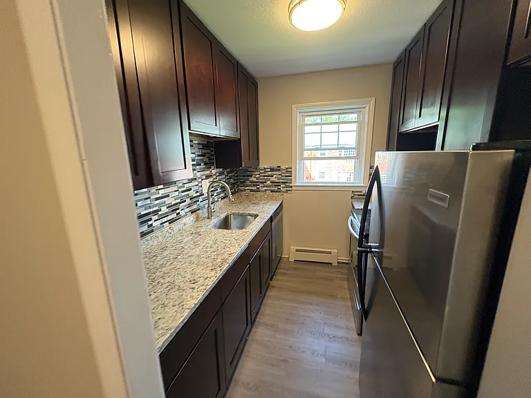 30A Hillside St #B18 — Photo 8