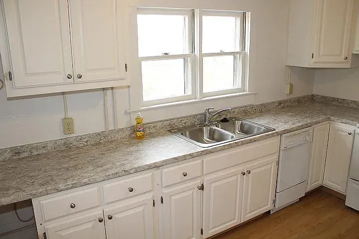 425 N Athenian St — Photo 8