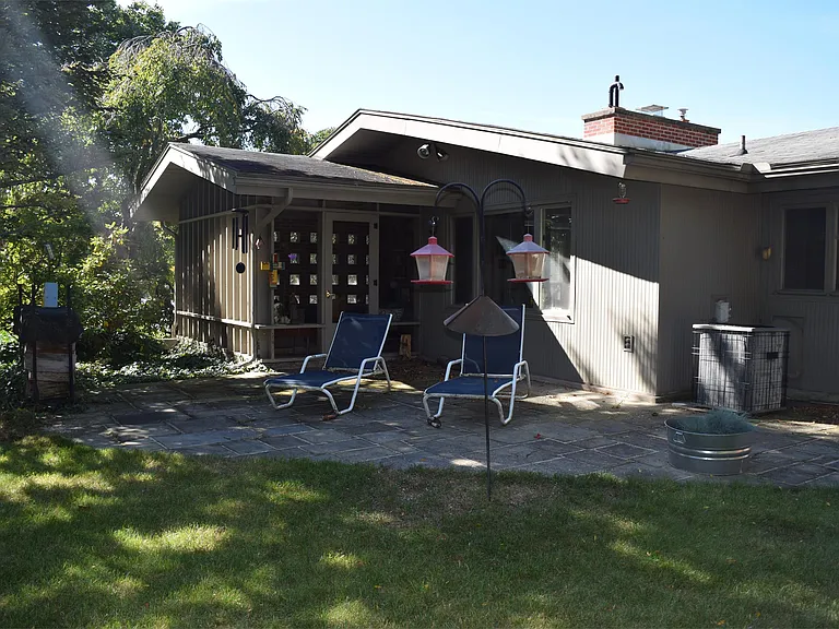 301 Homan Ave — Photo 31