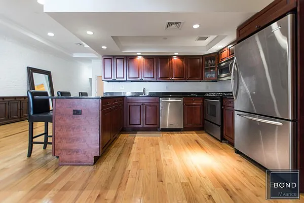 Sold by Bond New York | media 13