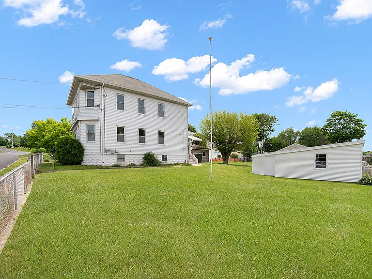 87 Lyman Ave #2 — Photo 15