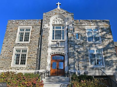 211 Forrest Ave APT 1, Narberth, PA, 19072