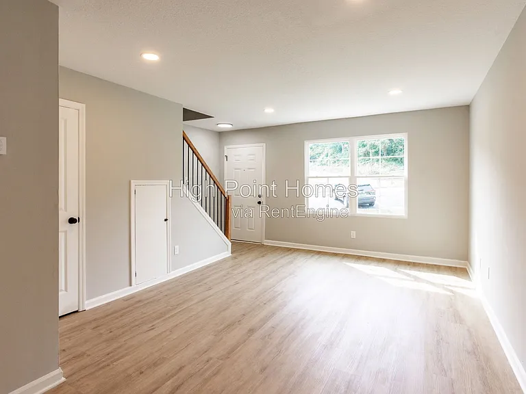 400 Gallery Ln #A4 — Photo 9