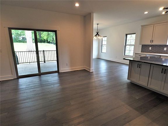 4th image of 622 13th Avenue Pl NW