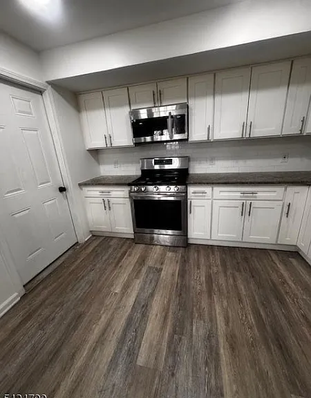 81-83 Hawthorne Ave #3 — Photo 4