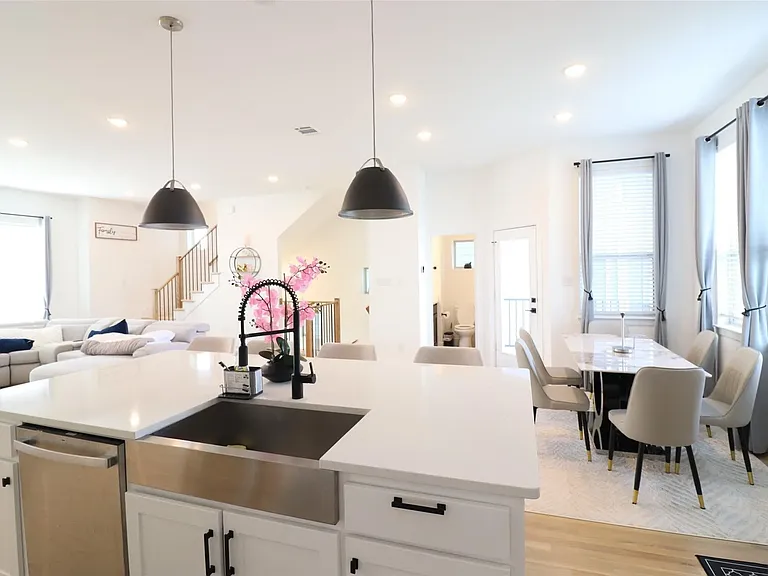 1205 Marc Pl — Photo 9