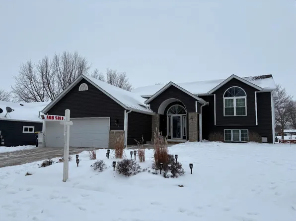 300 7th St SW, Plainview, MN 55964