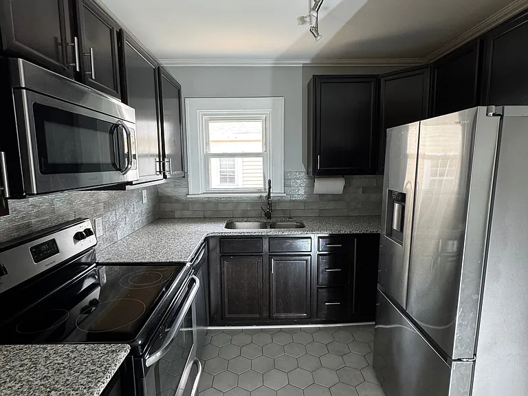 6134 Rosslyn Ave — Photo 16