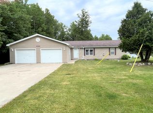 4968 Hiawatha Dr, Cheboygan, MI 49721