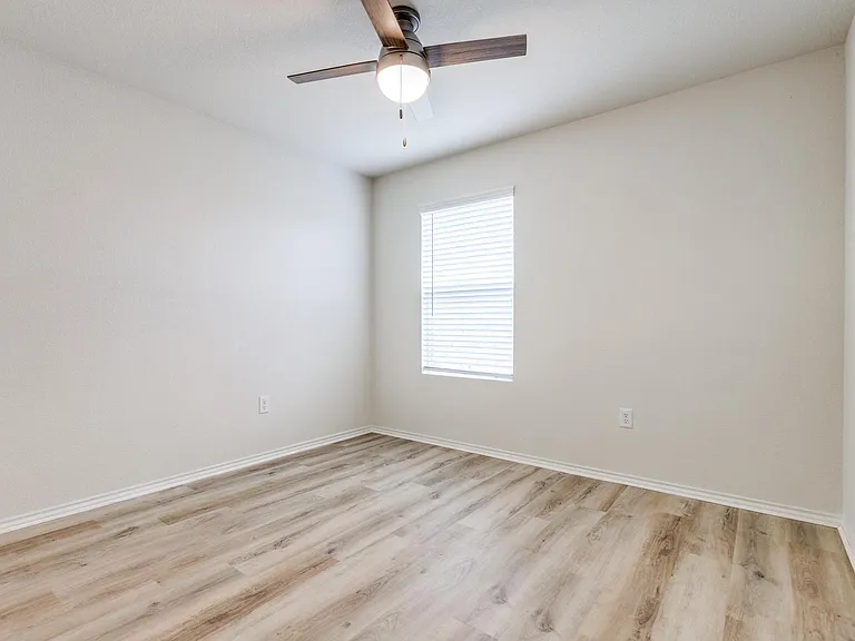 1337 Waggoner Dr — Photo 21