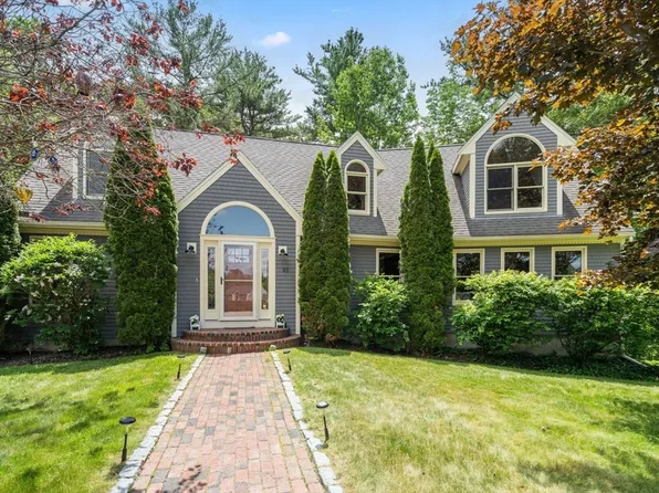 85 Green Meadow Ct, Northbridge, MA 01534