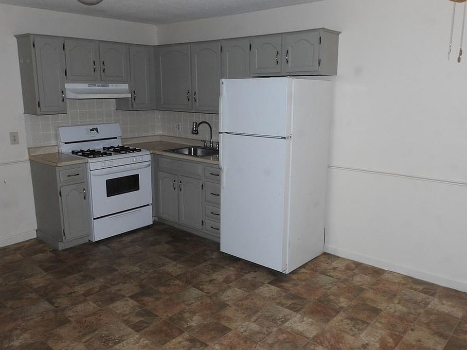 2nd image of 12 Tiffany Rd #A7