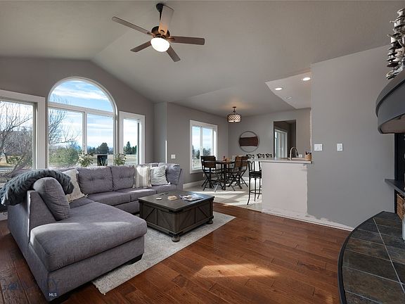 5th image of 749 Summer Ridge Rd