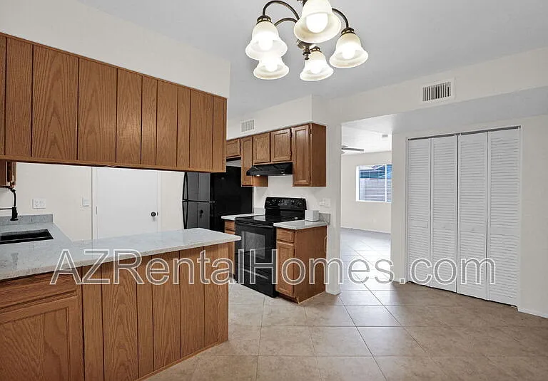 1839 E Inverness Ave — Photo 9