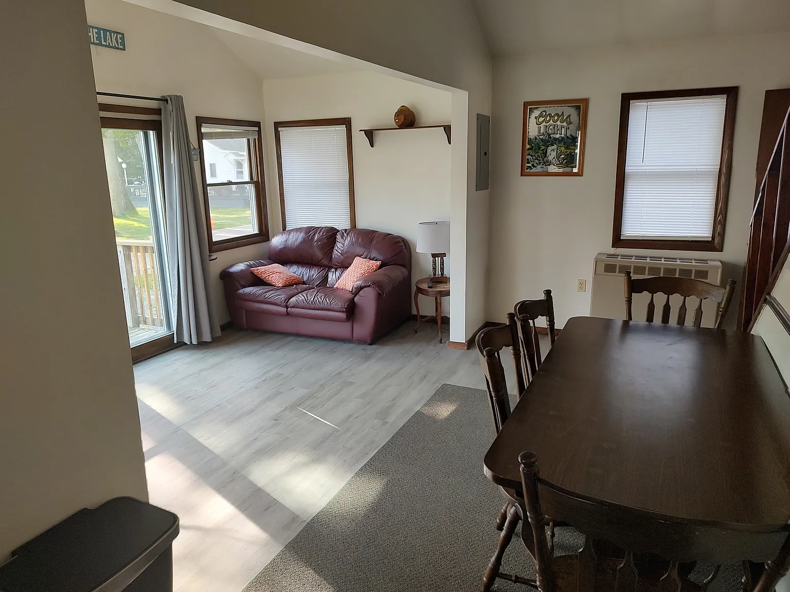 2 bed, 598 sqft, $1,300 — Photo 2