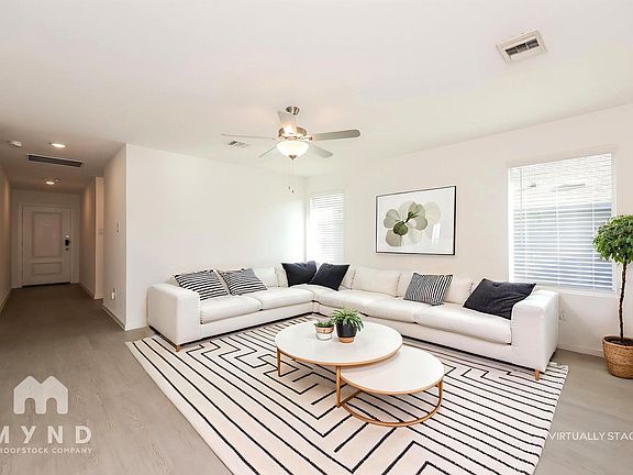 3rd image of 2712 River Knoll Ln
