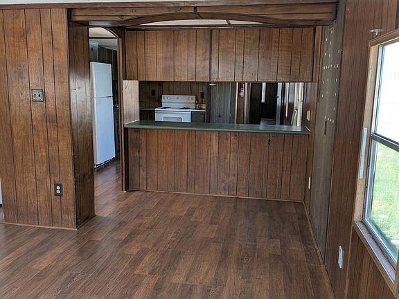 5th image of 900 Stewart St #35